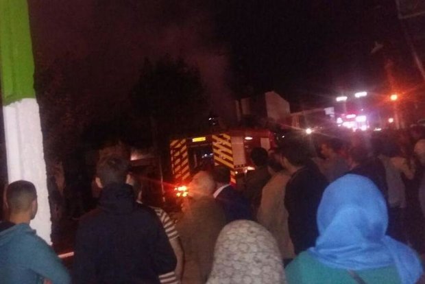 آتش سوزی ۱۰ مغازه در بازارچه قدیمی بهشهر