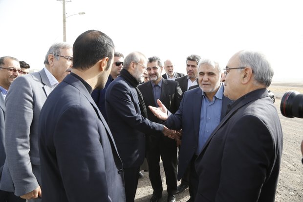 لاریجانی از پروژه فرودگاه قم بازدید کرد