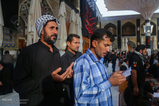 Mourners of Imam Hossein gather in Imam Ali shrine