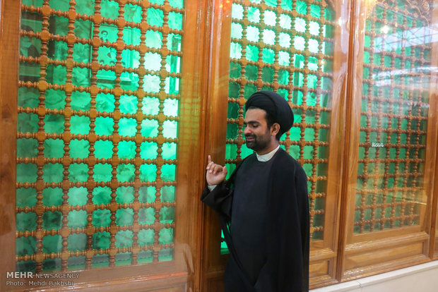 Mourners of Imam Hossein gather in Imam Ali shrine