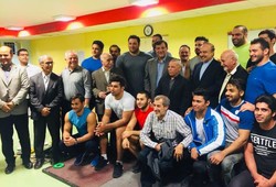 وزیر ورزش از اردوی تیم ملی وزنه برداری بازدید کرد