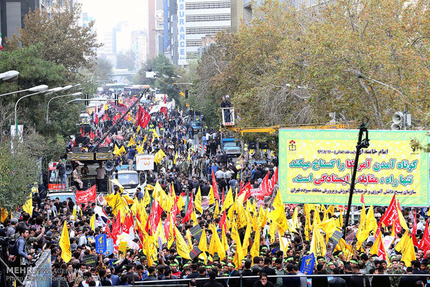 راهپیمایی 13 آبان‎