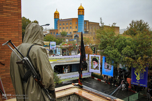 راهپیمایی بارانی 13 آبان در سنندج‎