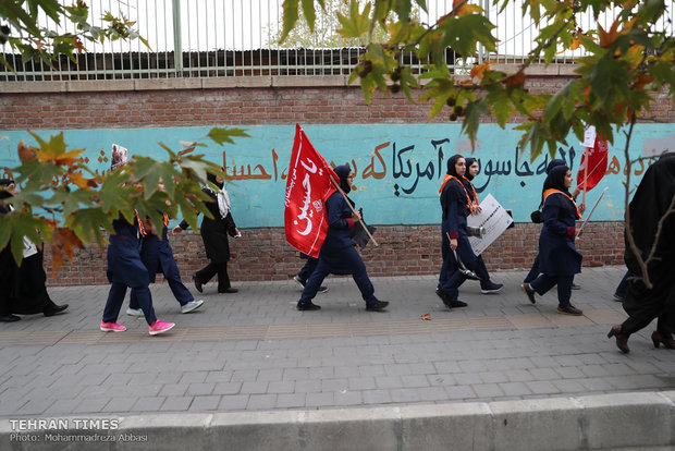 Iranians commemorate U.S. embassy takeover