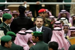 سعودي يمنع سعد الحريري من استخدام الهاتف /فيديو