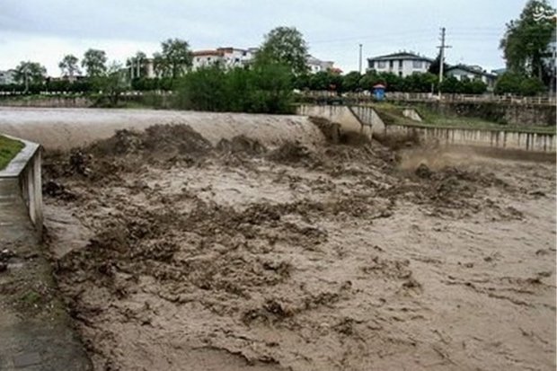 خطر جدی وقوع سیلاب در لرستان؛ دستگاه‌های ستاد بحران آماده باشند