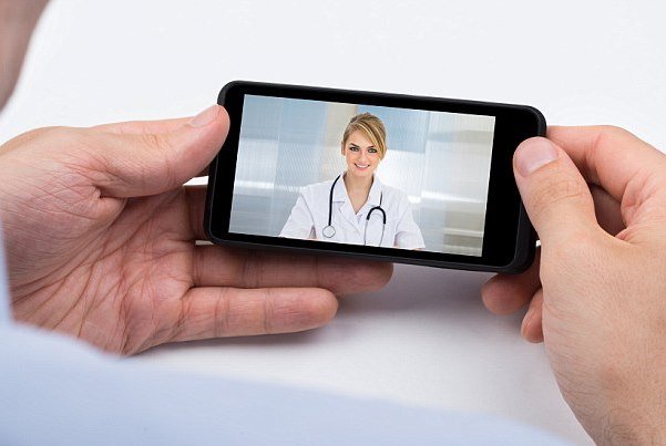 مشاوره پزشکی با تماس ویدئویی در انگلیس 