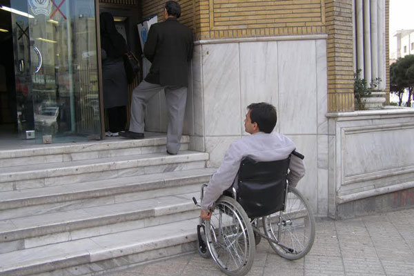 مطب پزشکان در استان زنجان برای تردد معلولان مناسب نیست