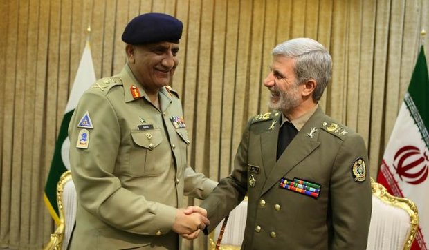 Iran, Pakistan vow to broaden defense coop.