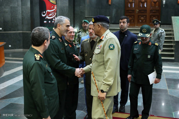 Iran's MoD receives Pakistani Chief of Army Staff