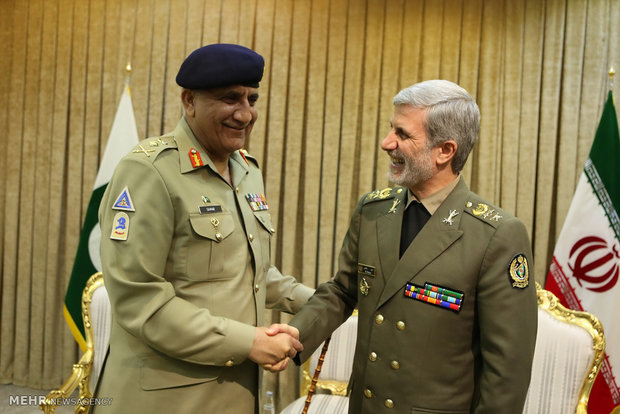 Iran's MoD receives Pakistani Chief of Army Staff