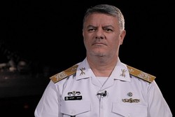 البحرية الإيرانية: الحرب ضد طهران جاءت بمباركة "البقرة الحلوب" و"أصحاب المناشير"