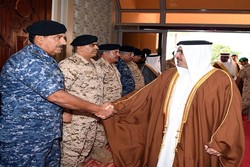 دیدار ولیعهد بحرین با یک فرمانده آمریکایی و کاردار سفارت واشنگتن