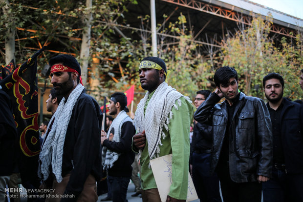 İranlı öğrencilerden İnkılap Rehberi'ne bağlılık yemini