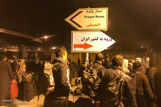 بازگشت زائران اربعین حسینی از مرز مهران