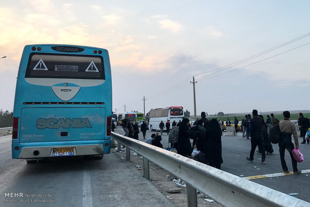 بازگشت زائران اربعین حسینی از مرز مهران