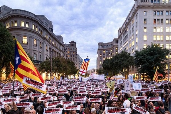شرکت های کاتالونیا در حال راه اندازی کمپانی های موازی در مادرید