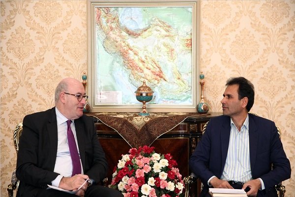 EU commissioner meets with Iranian Parl. committee chair 