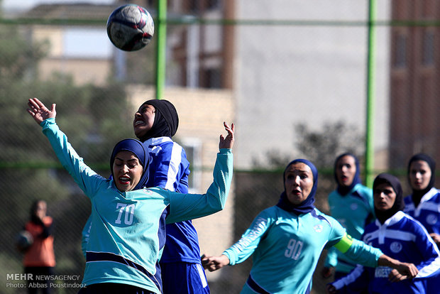 لقاء فريقي "ذوب آهن اصفهان" و "إستقلال خوزستان" 