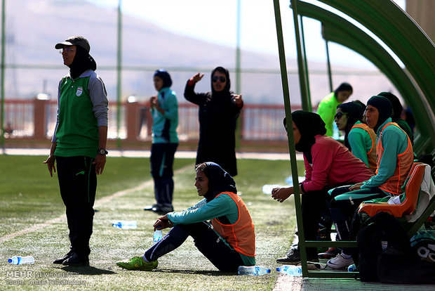 لقاء فريقي "ذوب آهن اصفهان" و "إستقلال خوزستان" 