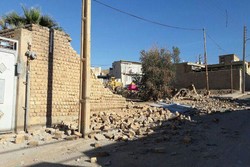همه راه‌های روستایی باز است/ریزش سنگ در جاده چند روستای زلزله‌زده