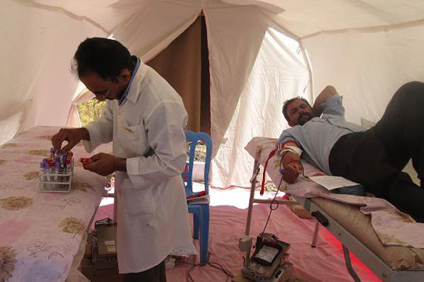 ۶ بیمارستان صحرایی توسط سپاه در مناطق زلزله زده برپا شده است