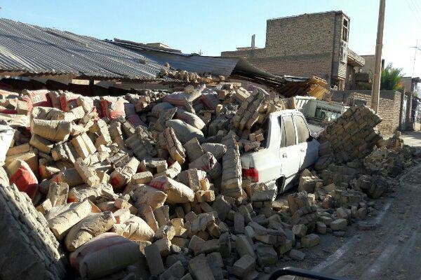 الآثار المدمرة للزلزال في "قصر شيرين" غرب البلاد