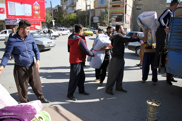 ارسال کمک های مردمی شهرستان جوانرود به مناطق زلزله زده