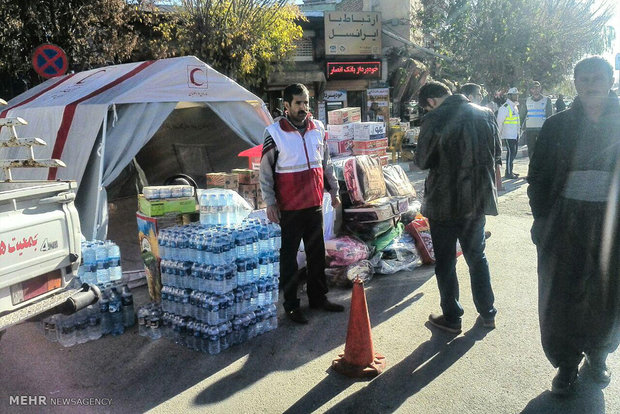 جمع آوری کمک های مردمی مناطق مختلف کردستان برای مناطق زلزله زده