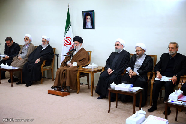 Leader receives heads of 3 govt. branches