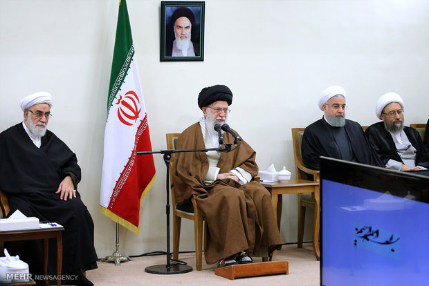 Leader receives heads of 3 govt. branches