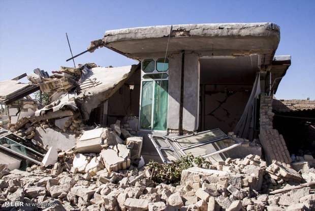 Fotoğraflarla acı deprem olayına bir bakış