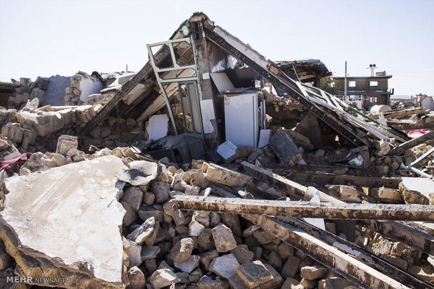 Fotoğraflarla acı deprem olayına bir bakış