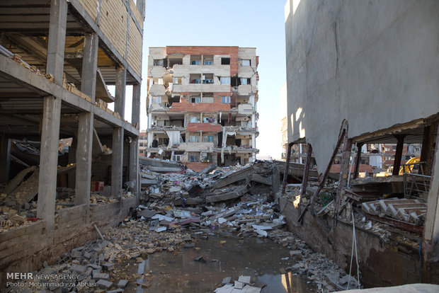 Earthquake damage in Sarpol-e-Zahab