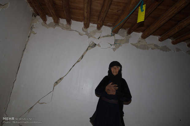 Earthquake damage in Sarpol-e-Zahab