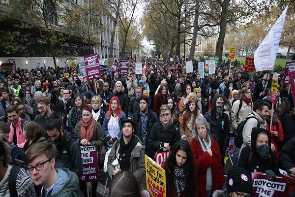 Students protest in London for free education - Mehr News Agency
