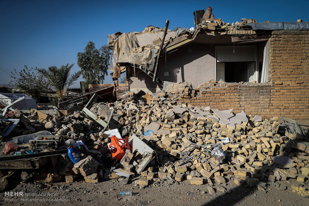 سنگ تمام مردم برای خدمات رسانی به مناطق زلزله زده