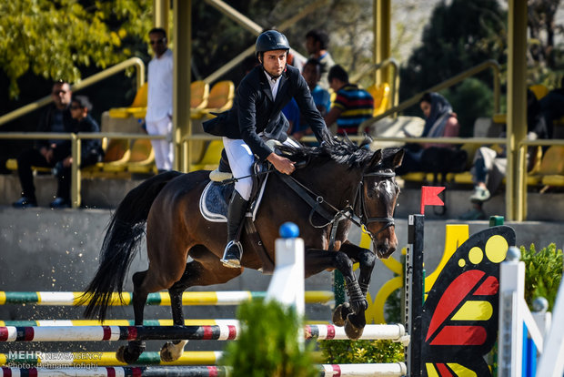 Show Jumping Premier League underway in Tehran