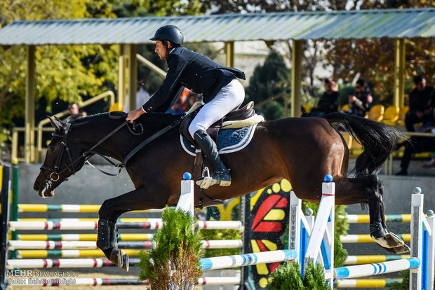 Show Jumping Premier League underway in Tehran