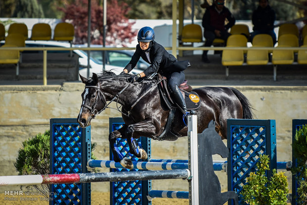 Show Jumping Premier League underway in Tehran