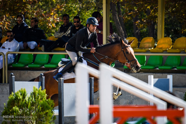 Show Jumping Premier League underway in Tehran