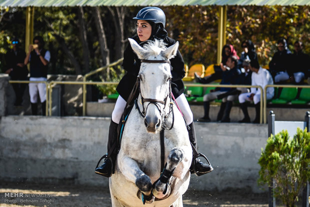 Show Jumping Premier League underway in Tehran