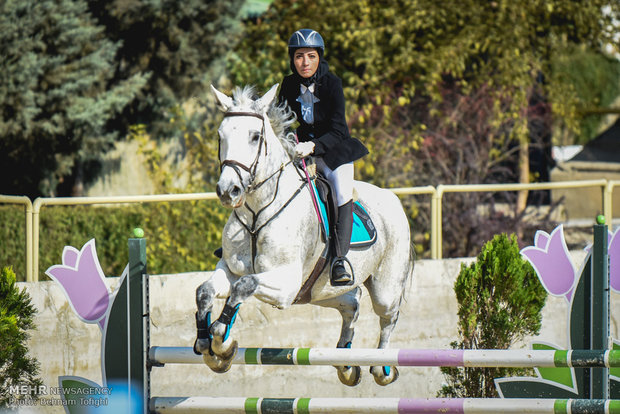 Show Jumping Premier League underway in Tehran