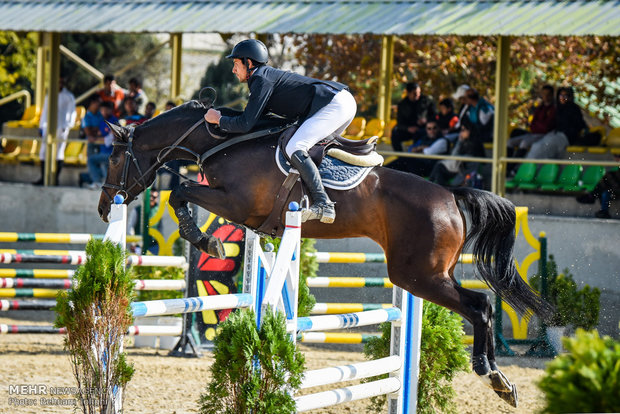 Show Jumping Premier League underway in Tehran