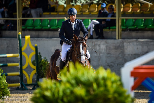 Show Jumping Premier League underway in Tehran