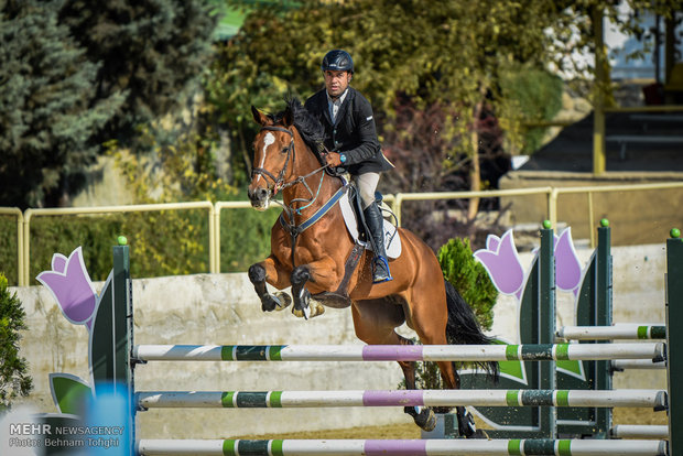 Show Jumping Premier League underway in Tehran