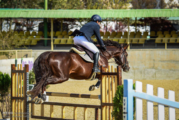 Show Jumping Premier League underway in Tehran