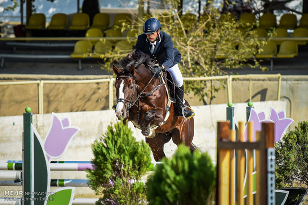 Show Jumping Premier League underway in Tehran