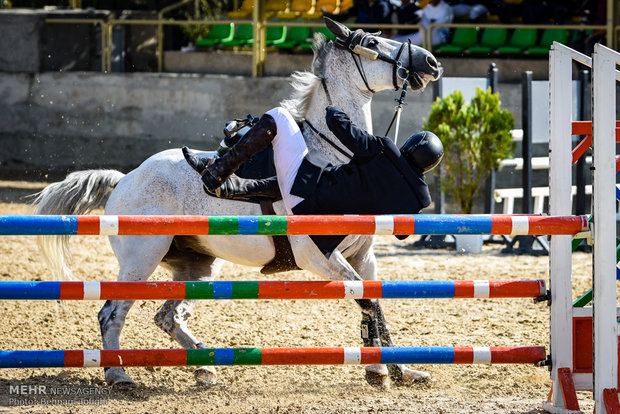 Show Jumping Premier League underway in Tehran