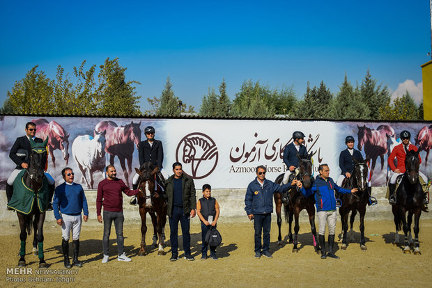 Show Jumping Premier League underway in Tehran